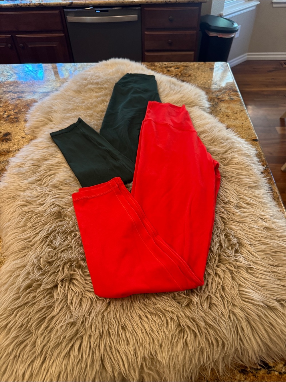 Bundle Aerie Offline crossover waist 7/8 leggings. Size S. Green and red.